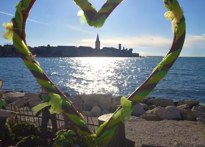 Center Azura Vista *